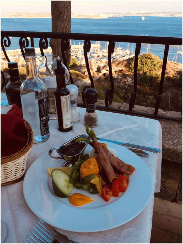 Gozo has a vast range of restaurants for all tastes and budgets so you’ll always find somewhere that serves the food you want with a dreamy view.